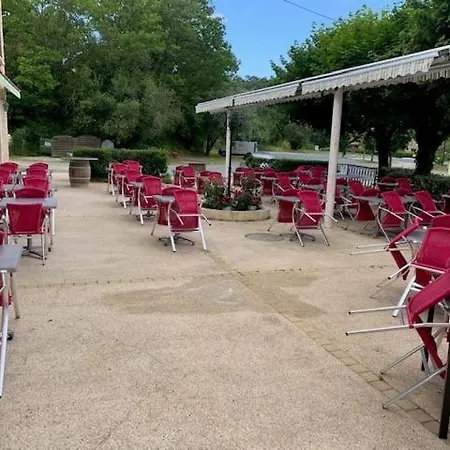 Kinoux's Restaurant *